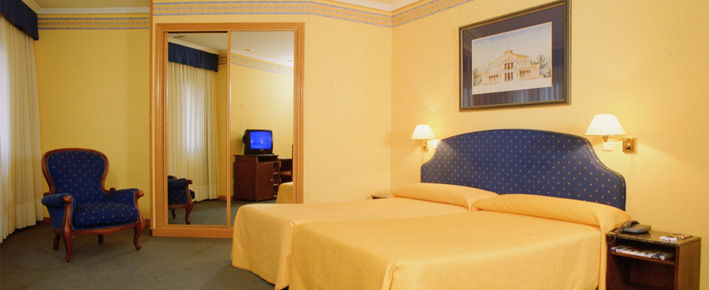 Hotel Imperial Valladolid Room photo